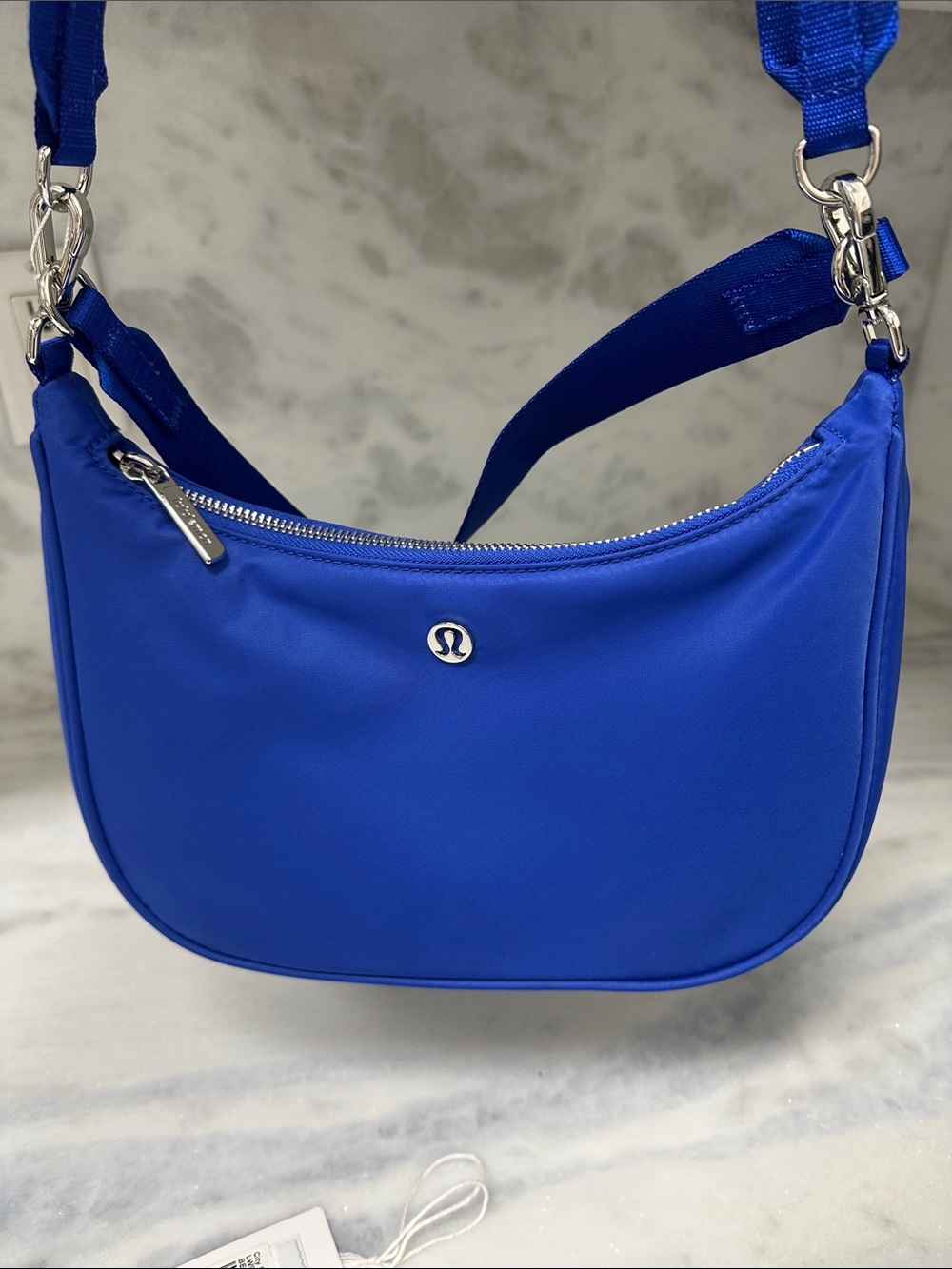lululemon athletica Beach Ball Blue Crossbody Shoulder Bag - Picture 4 of 10